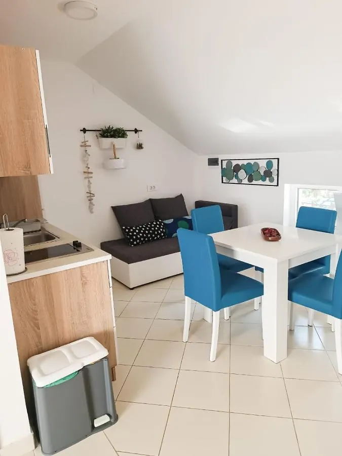 Apartments Marta Vir