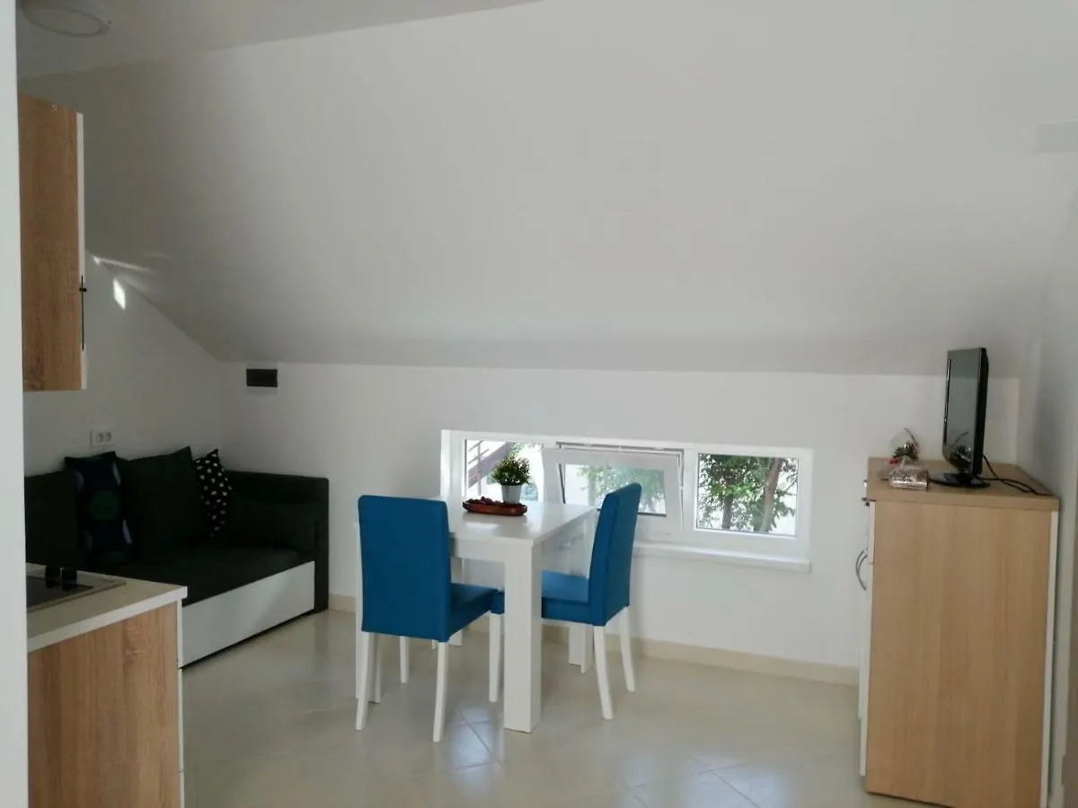 Apartments Marta Vir
